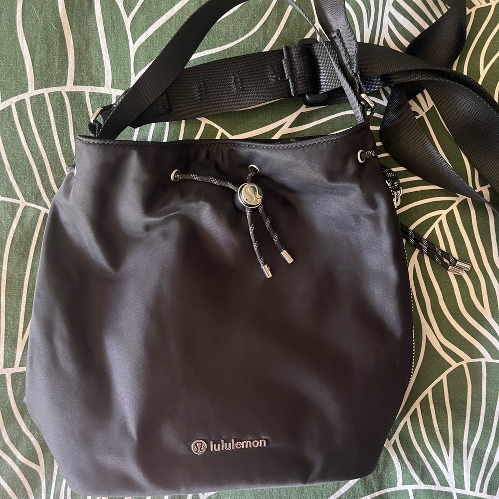 Lululemon Athletica Black Crossbody Bucket Bag with Adjustable Strap